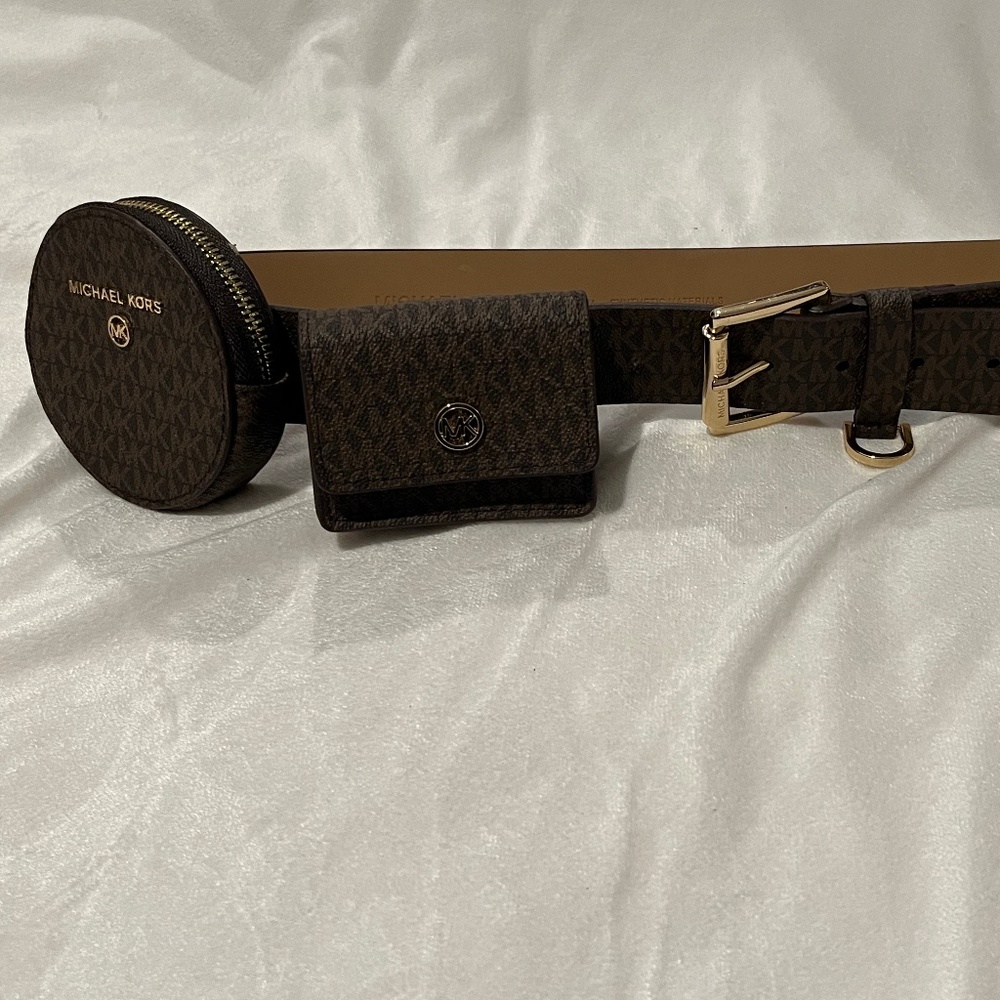 Michael Kors Belt with 2 mini pouches (M)